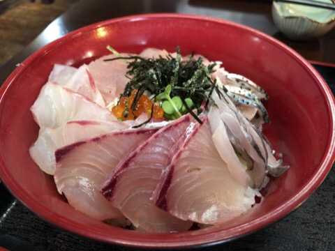 魚勢　海鮮丼