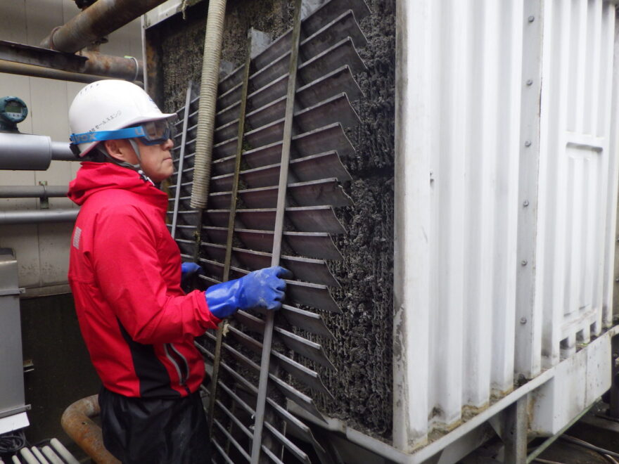 冷却塔充填材清掃